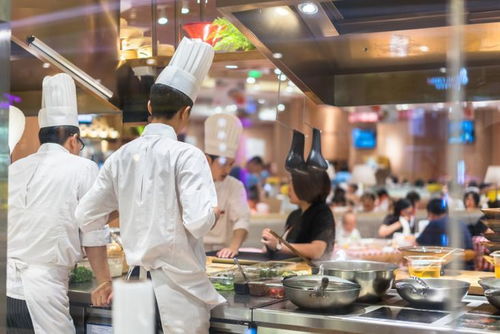 蛇年年夜饭预定热 餐饮老板 2025还是要保持理性,不能盲目乐观