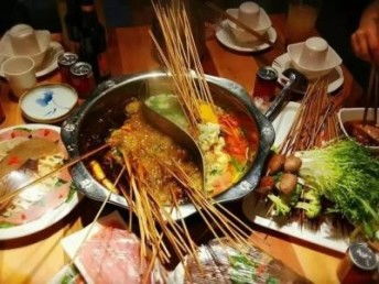 图 屋头串串香加盟费多少钱 麻辣烫串串加盟 北京餐饮加盟